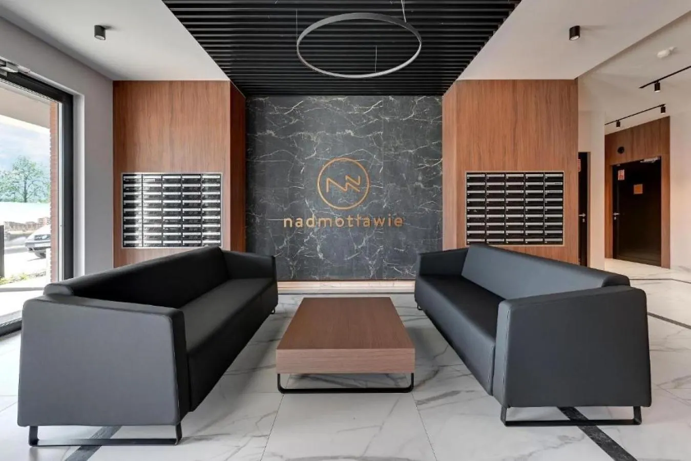 Jacuzzi Mirror Suite By Downtown Apartments 格但斯克