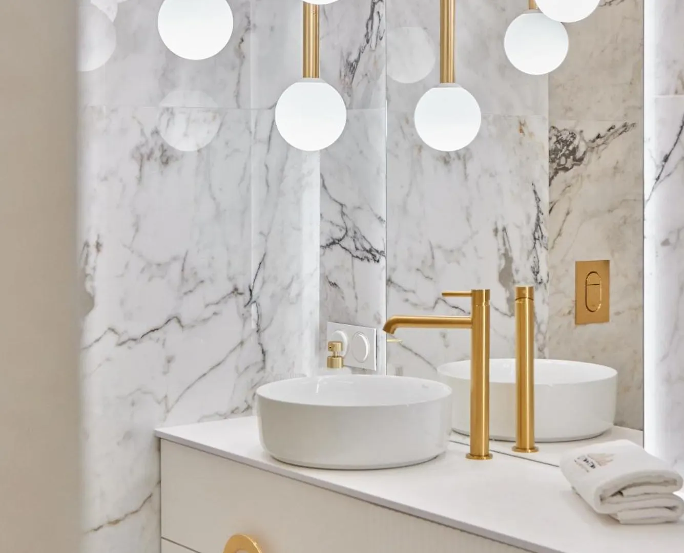 Jacuzzi Mirror Suite By Downtown Apartments 格但斯克 波兰